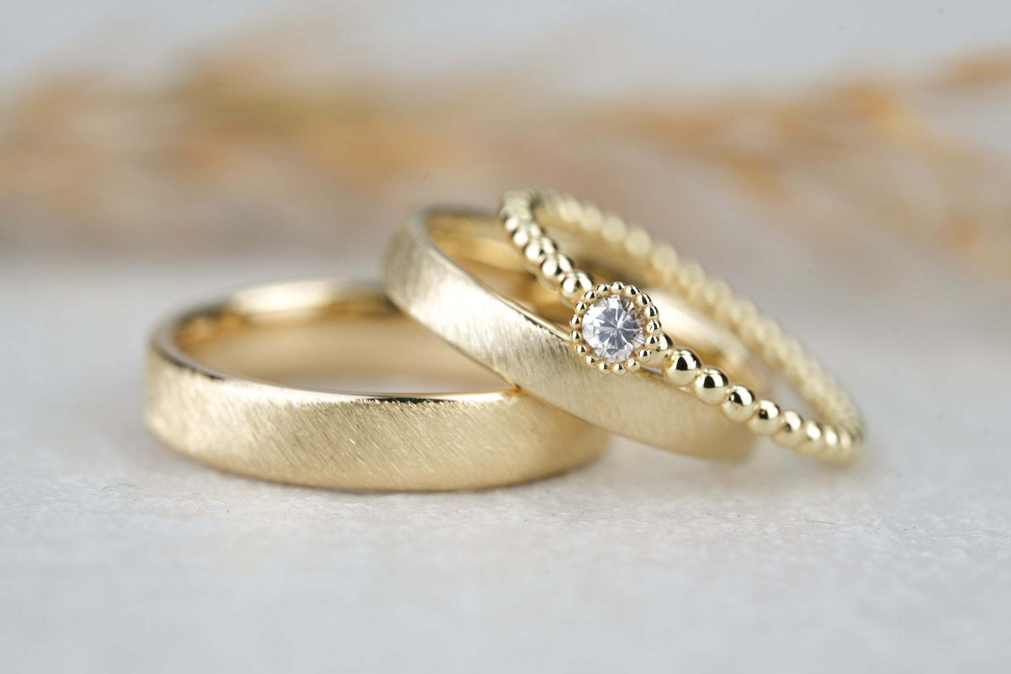 Unsere Goldschmiede im Saarland steht für exquisite Handarbeit und einzigartige Schmuckstücke. Entdecken Sie unsere Kollektion von Verlobungsringen, Eheringen und individuellen Sonderanfertigungen, die in Saarlouis hergestellt werden.