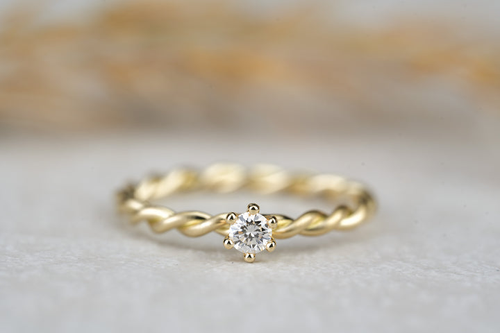Verlobungsring "Isi" Gelbgold Diamant