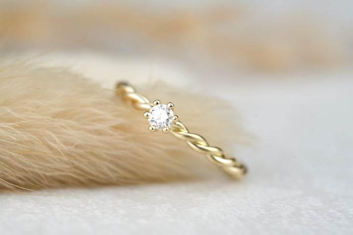 Verlobungsring "Isi" Gelbgold Diamant
