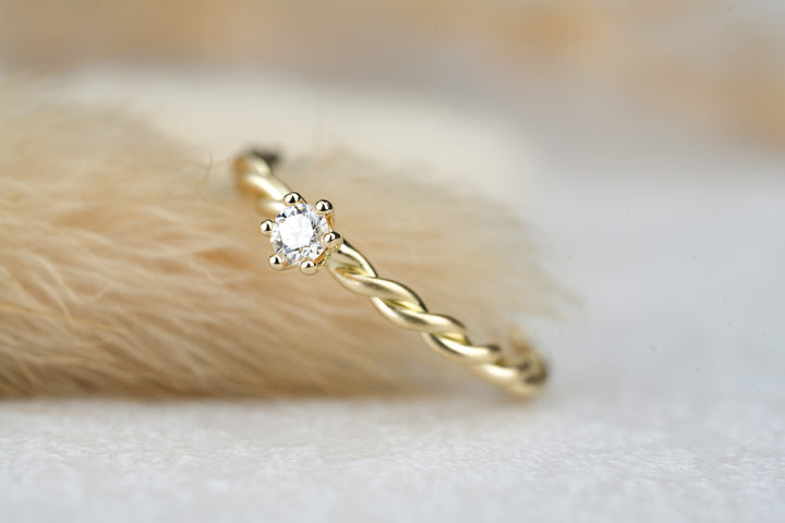 Verlobungsring "Isi" Gelbgold Diamant