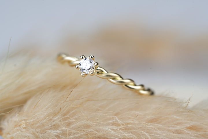 Verlobungsring "Isi" Gelbgold Diamant