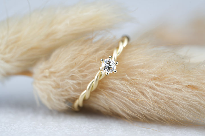 Verlobungsring "Isi" Gelbgold Diamant