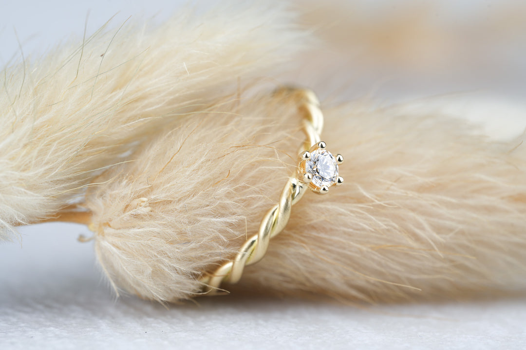 Verlobungsring "Isi" Gelbgold Diamant