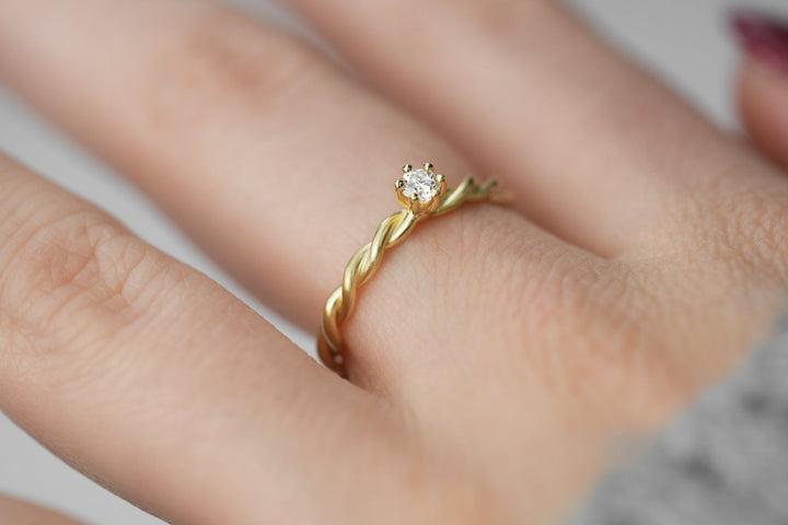 Verlobungsring "Isi" Gelbgold Diamant