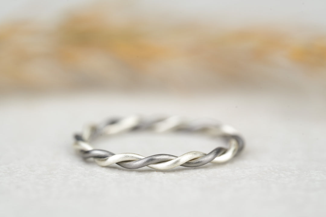 Kordelring Tantal Silber filigran gefertigt