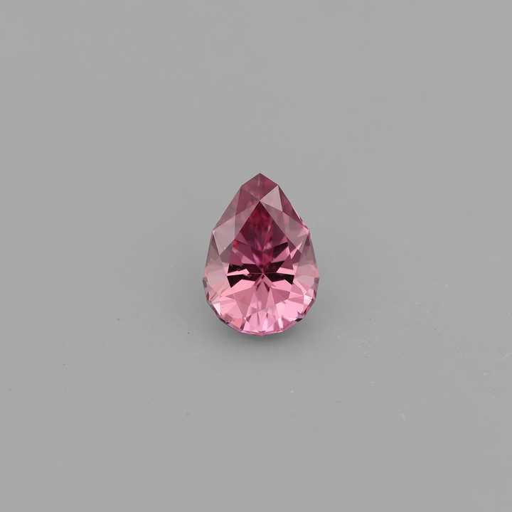 0,72ct Saphir Tropfen Pink