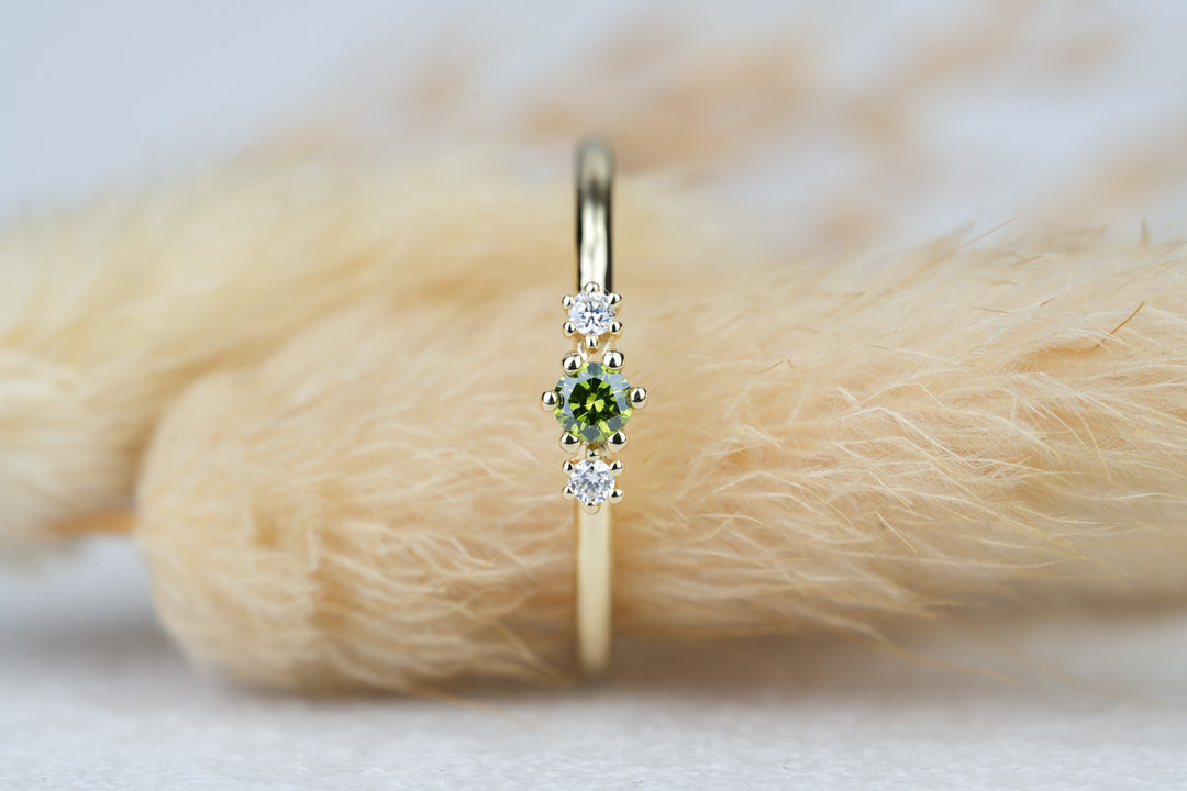 Verlobungsring Trio Gold grüner natürlicher Diamant