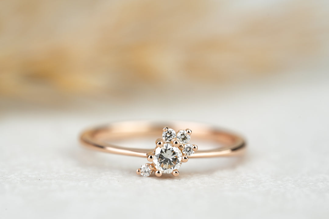 Verlobungsring Astra aus 585/- Roségold mit natürlichen Diamanten