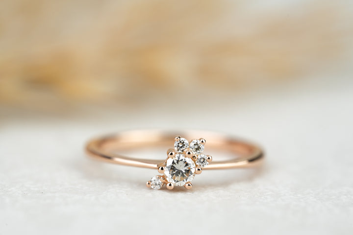 Verlobungsring Astra aus 585/- Roségold mit natürlichen Diamanten