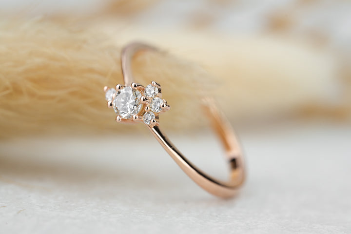 Verlobungsring Astra aus 585/- Roségold mit natürlichen Diamanten