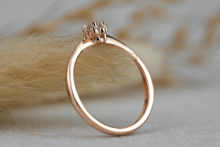 Verlobungsring Astra aus 585/- Roségold mit natürlichen Diamanten