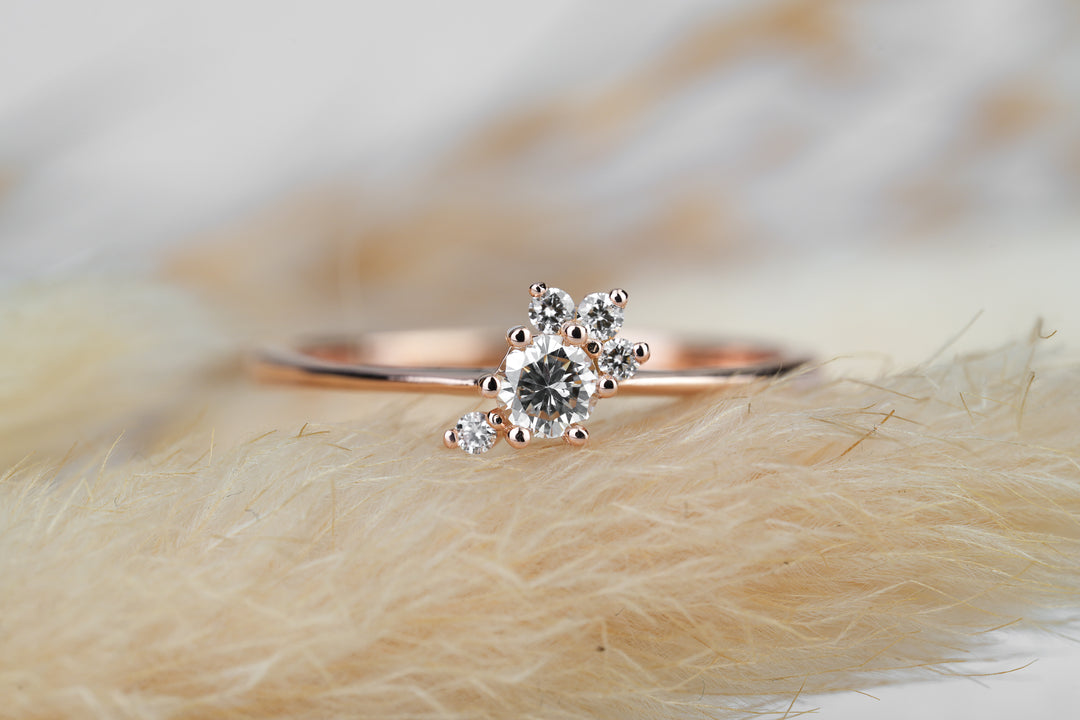 Verlobungsring Astra aus 585/- Roségold mit natürlichen Diamanten