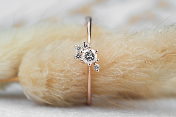 Verlobungsring Astra aus 585/- Roségold mit natürlichen Diamanten