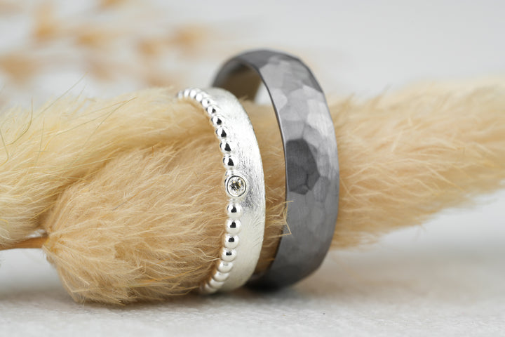 Eheringe " Duo " gehämmert Tantal Silber