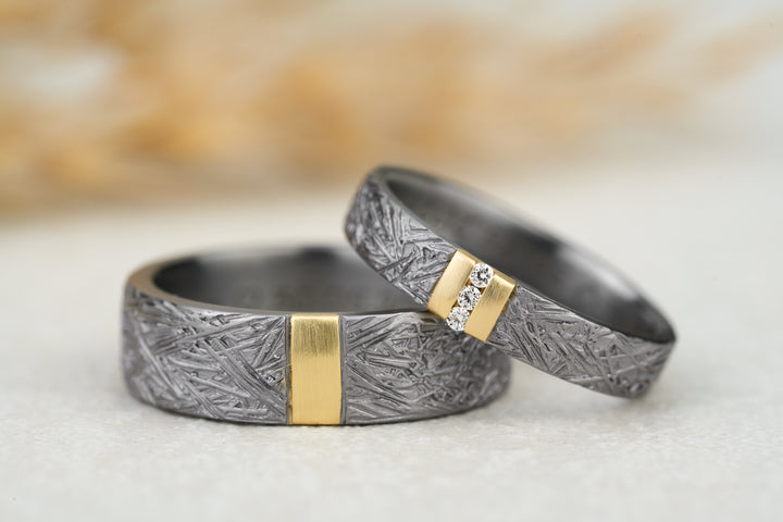 Eheringe Kroko Hammerschlag in Tantal und Gelbgold