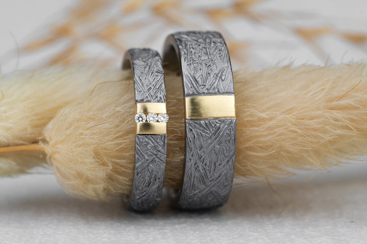 Eheringe Kroko Hammerschlag in Tantal und Gelbgold