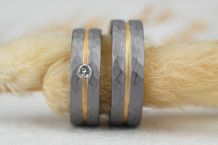 Eheringe Tantal gehämmert Gold Streifen
