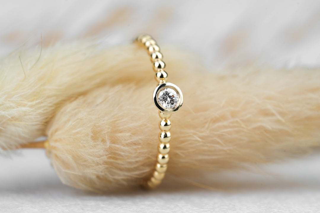 Verlobungsring "Lilo" Kugelring Gold mit Diamant