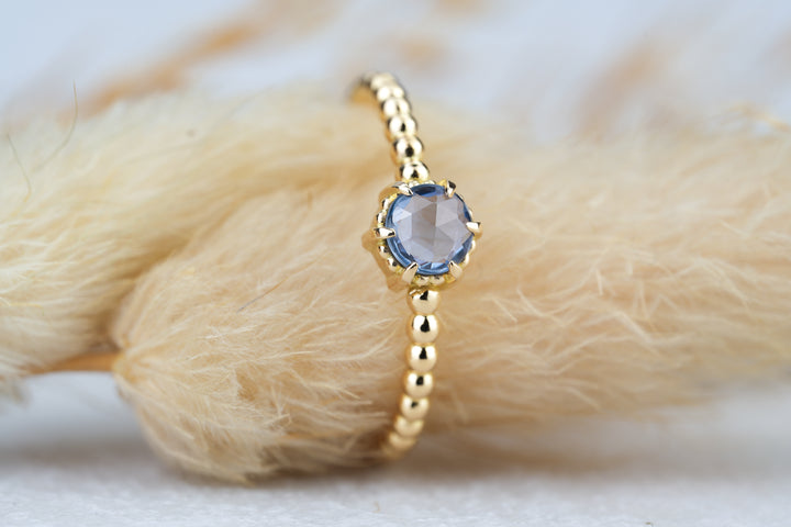 Golring mit Saphir blau als Rosenschliff