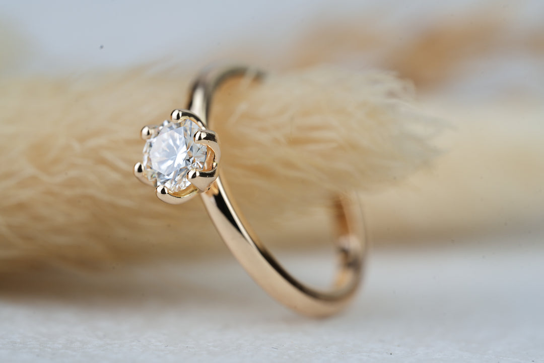 Verlobungsring " Jasmin " in Rosegold mit 0,50 karat Diamant