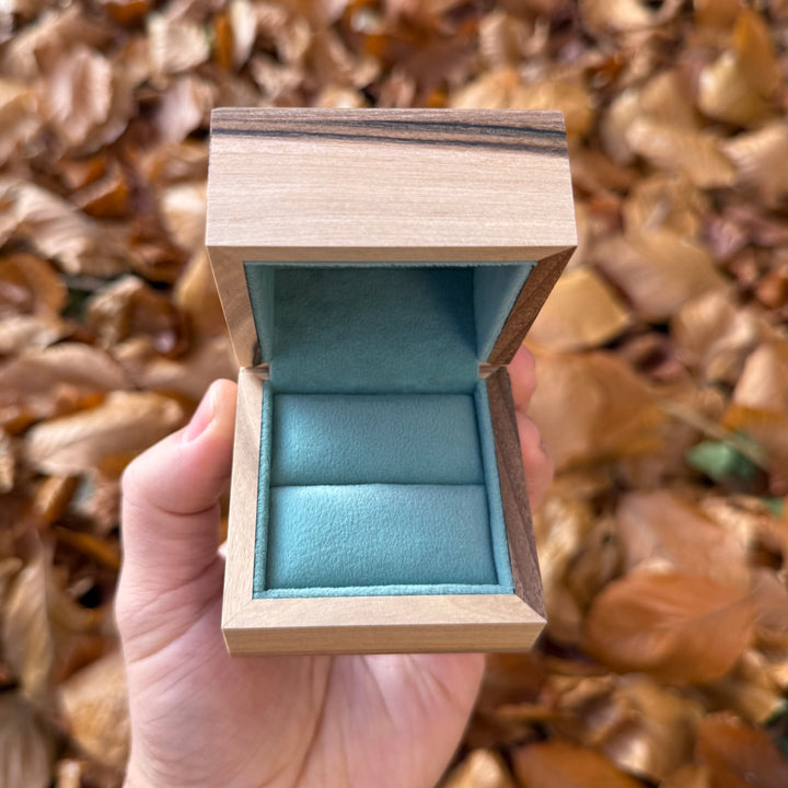 Verlobungsring Schatulle aus Walnuss