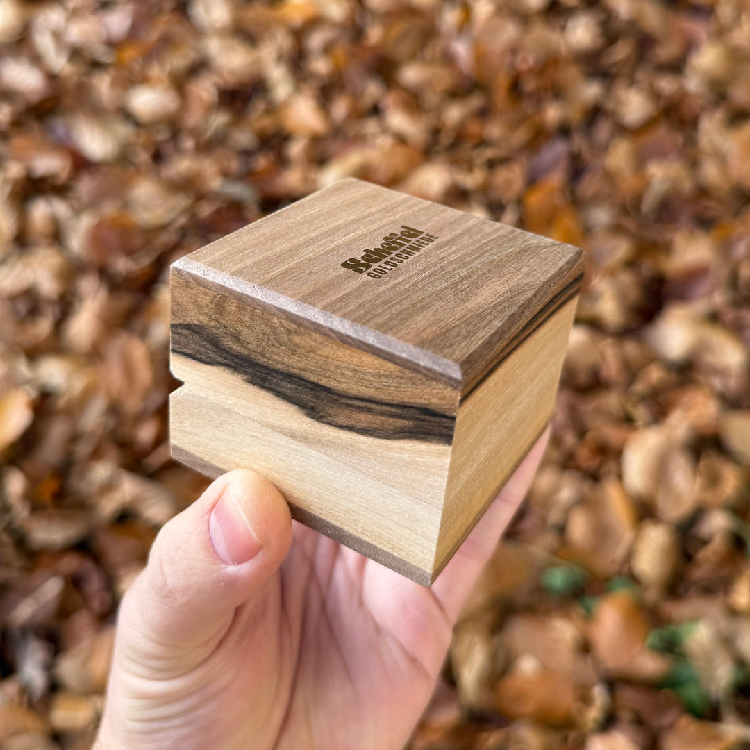 Verlobungsring Schatulle aus Walnuss