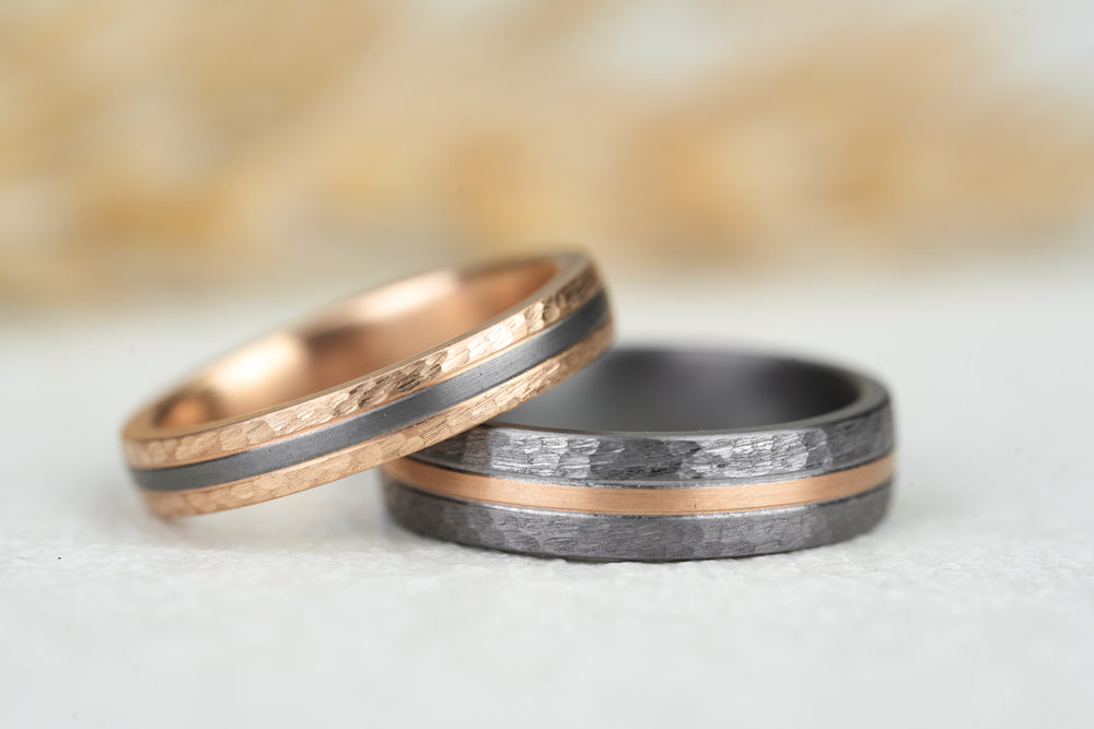 Tantal Ring mit Rosegold struktur