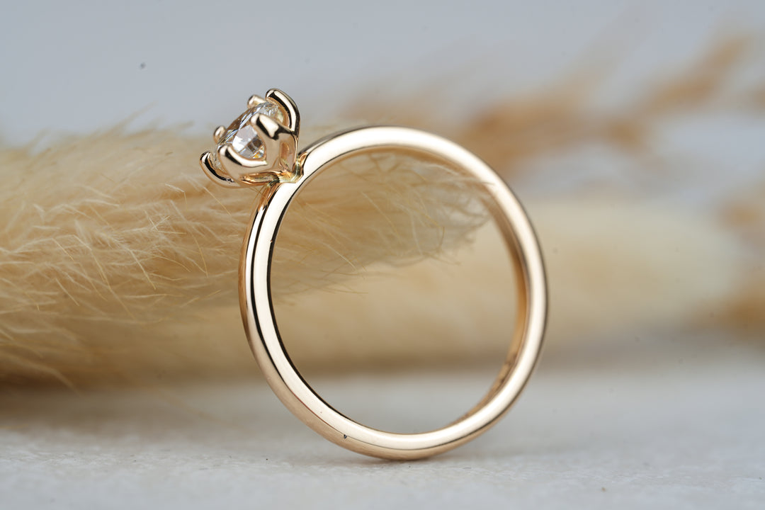 Verlobungsring " Jasmin " in Rosegold mit 0,50 karat Diamant