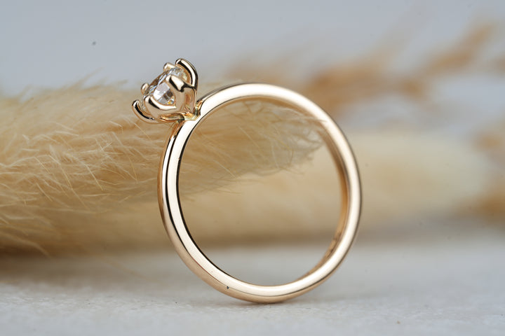 Verlobungsring " Jasmin " in Rosegold mit 0,50 karat Diamant