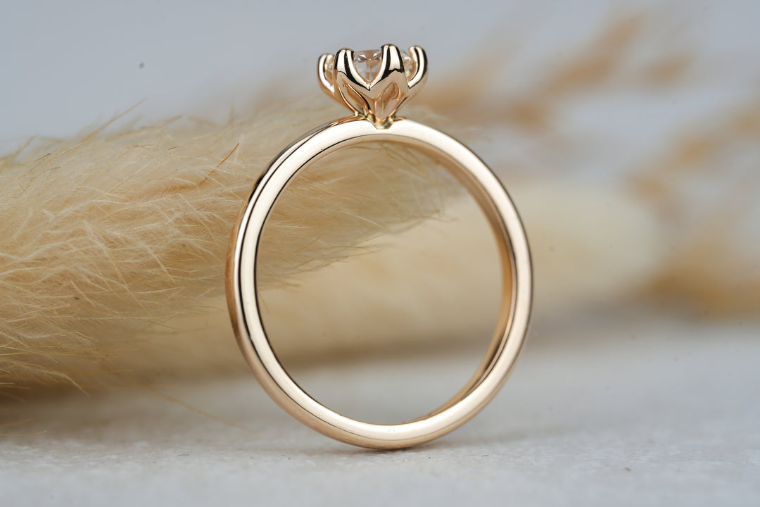 Verlobungsring " Jasmin " in Rosegold mit 0,50 karat Diamant