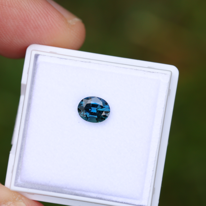 Verlobungsring ovaler stein blauer Edelstein Saphir
