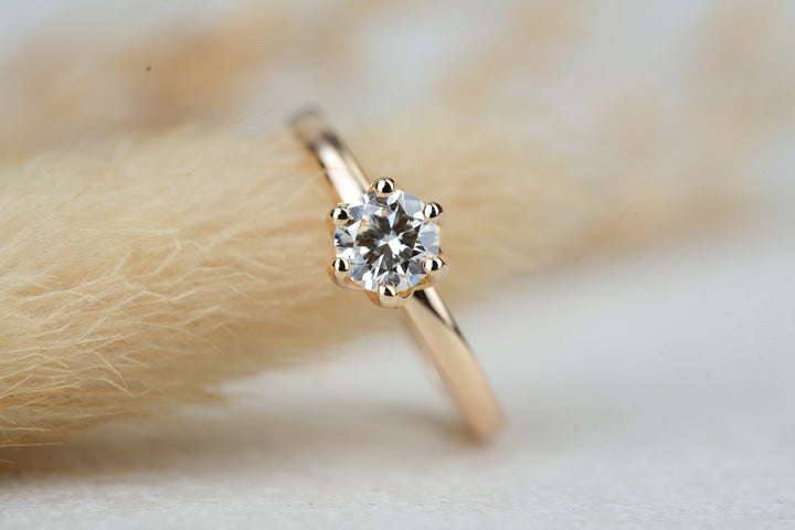 Verlobungsring " Jasmin " in Rosegold mit 0,50 karat Diamant