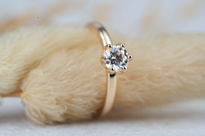 Verlobungsring " Jasmin " in Rosegold mit 0,50 karat Diamant