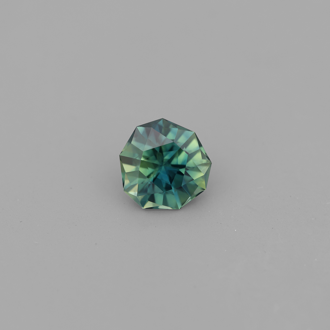 blau gruener Saphir trillion Schliff