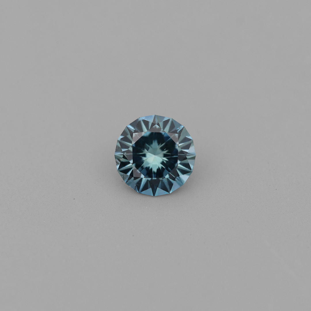blauer Saphir Rund Schliff fuer Verlobungsring