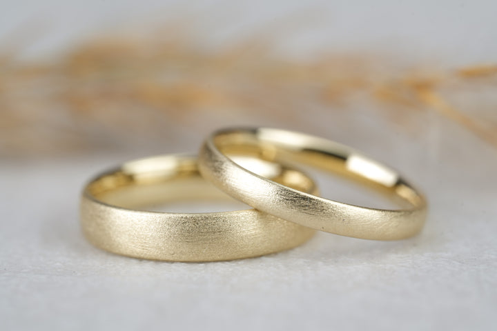 filigrane Eheringe Gold matt in 585 Gelbgold ovale Form