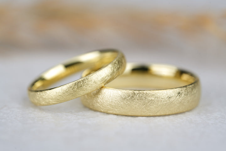 filigrane Eheringe in 585 Gold Eismatt ovale Form