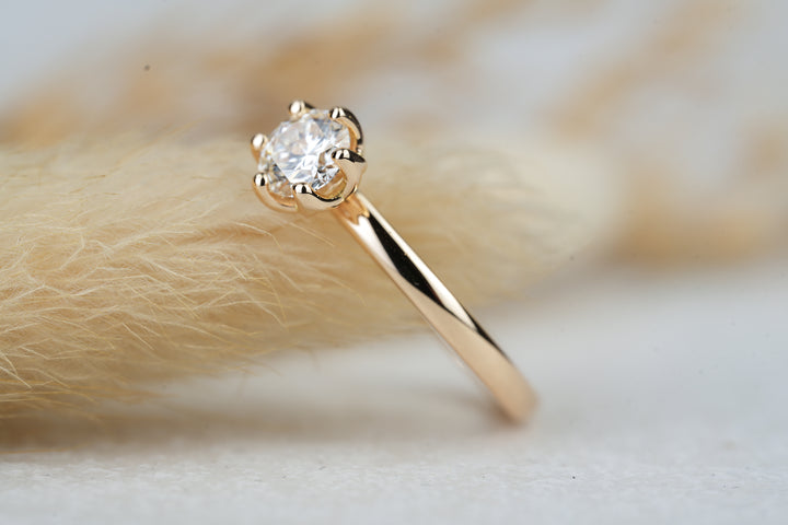 filigraner Verlobungsring poliert in Rosegold 585