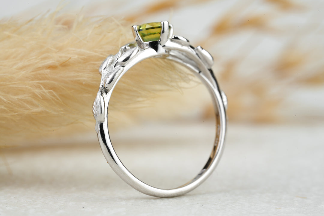 natuerlicher Saphir Ring in Weissgold