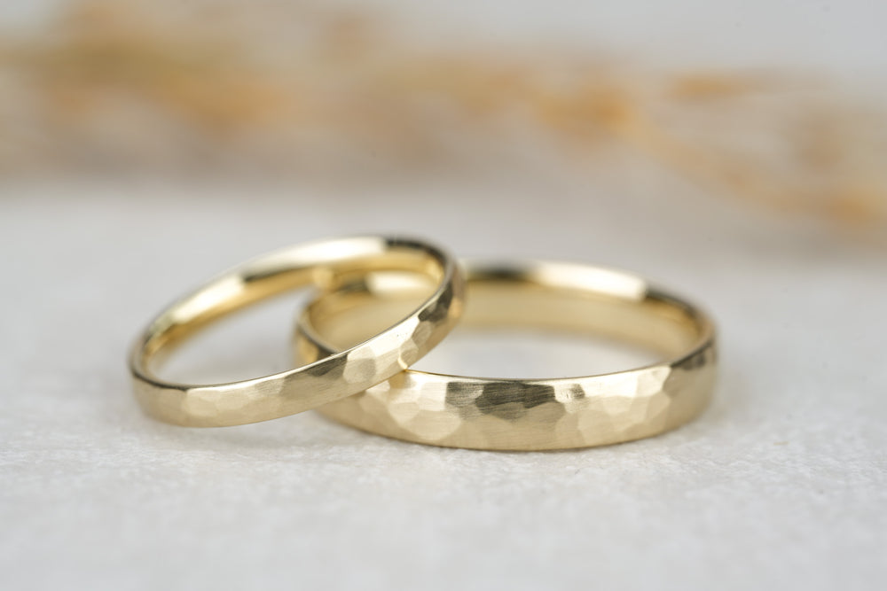 Eheringe Gold 585 mit Hammerschlag modern facettiert