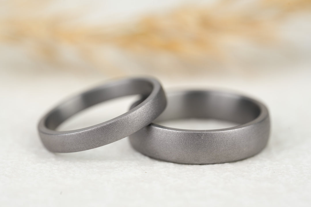 Eheringe Tantal matt mit Diamant Damenring