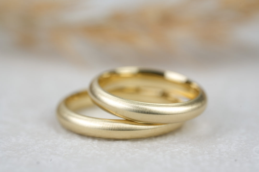 Gold Eheringe 585 mit matter Oberfläche oval