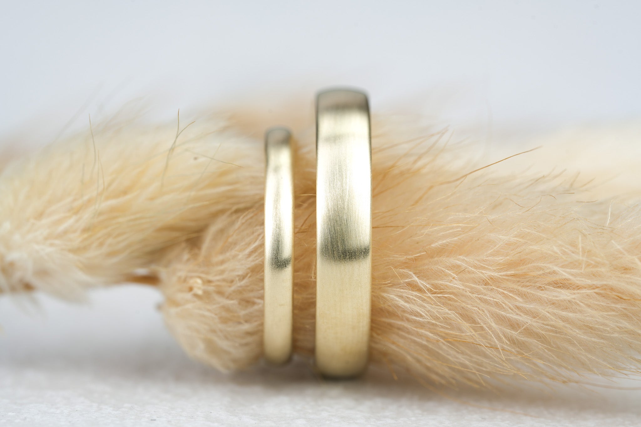 besondere Eheringe in Gold 585 in ovaler Form