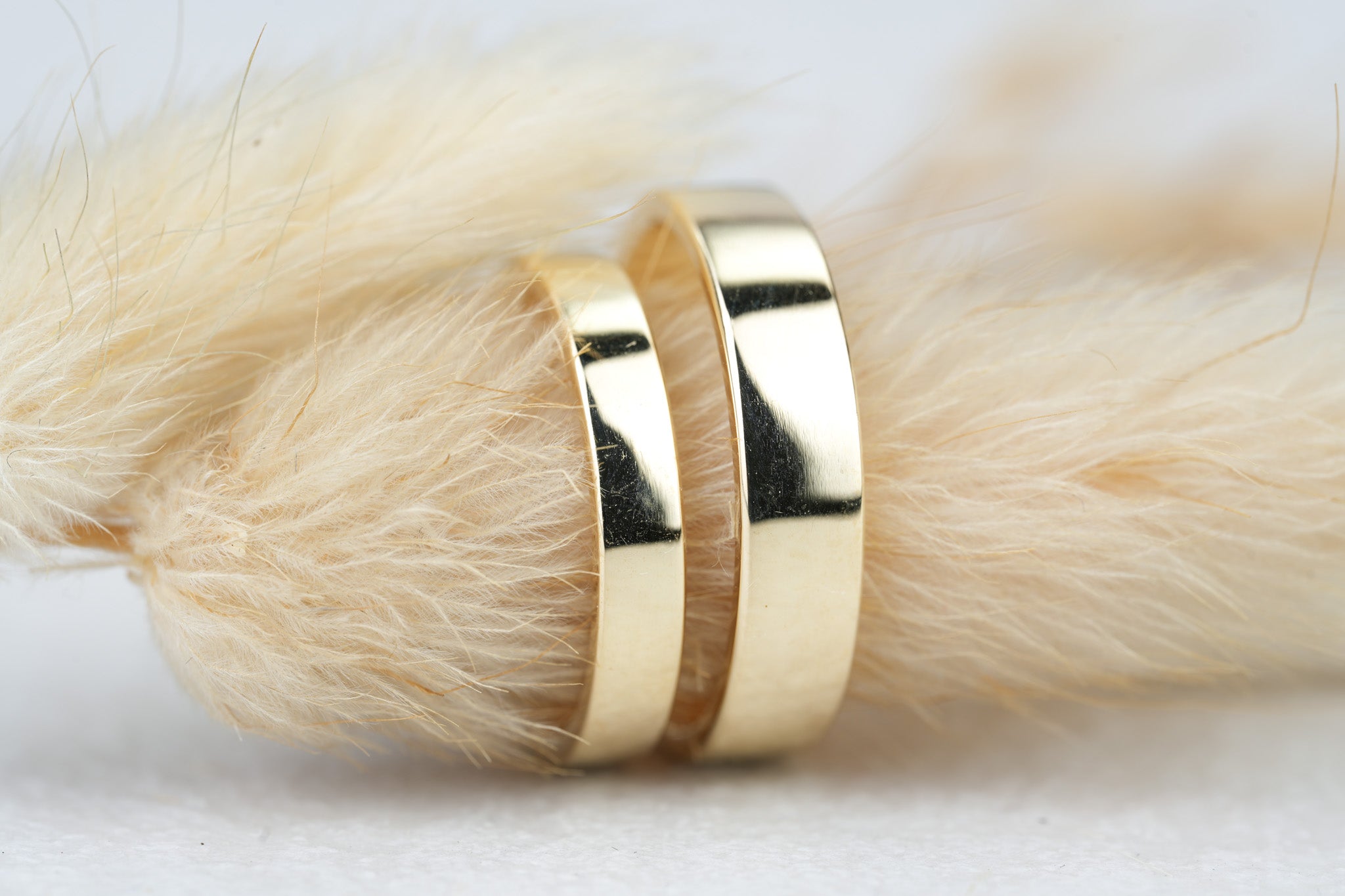 eckige Eheringe Gold in glaenzend und schlicht