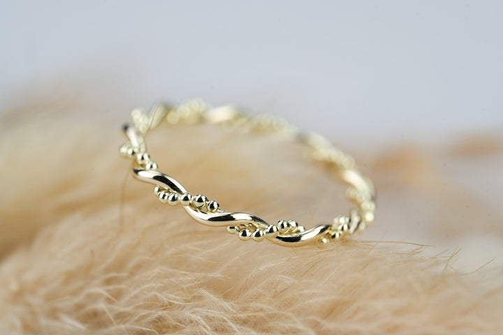 eleganter Vorsteckring Gold zu Ehering