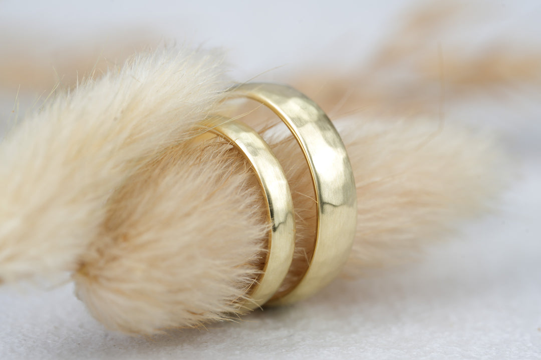 moderne Trauringe Gold 585 mit Struktur