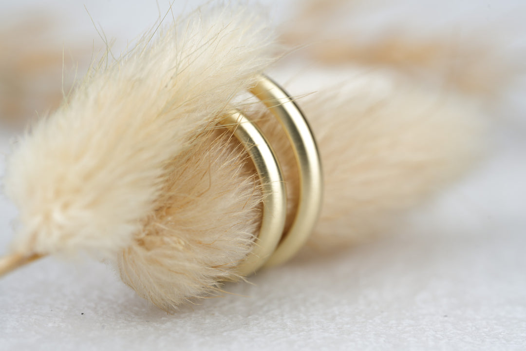schlichte Eheringe modern Gold matt